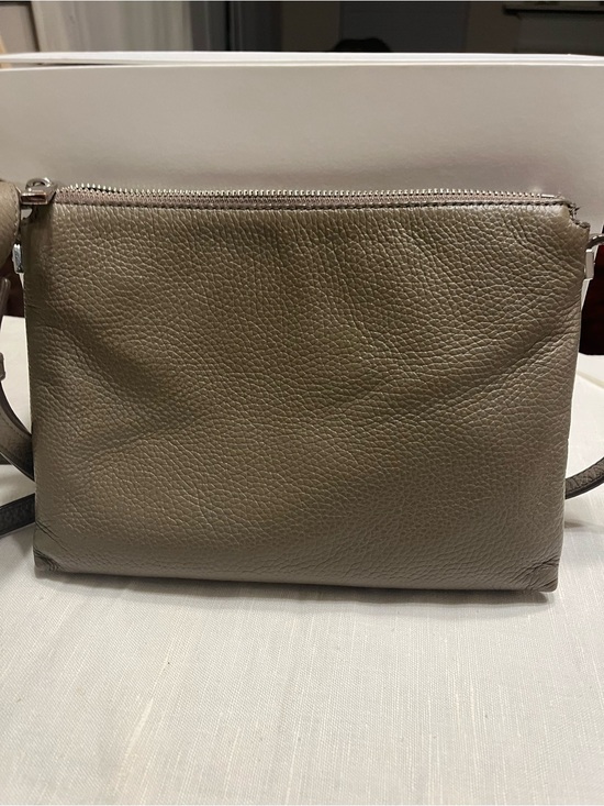 Marc Jacobs Handbags - Marc Jacobs Pebbled Leather Crossbody in Taupe